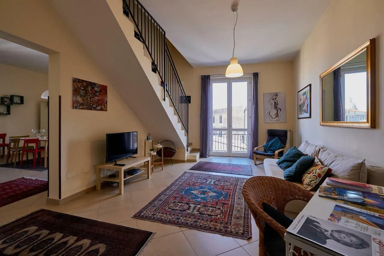 Casa Carlotta location